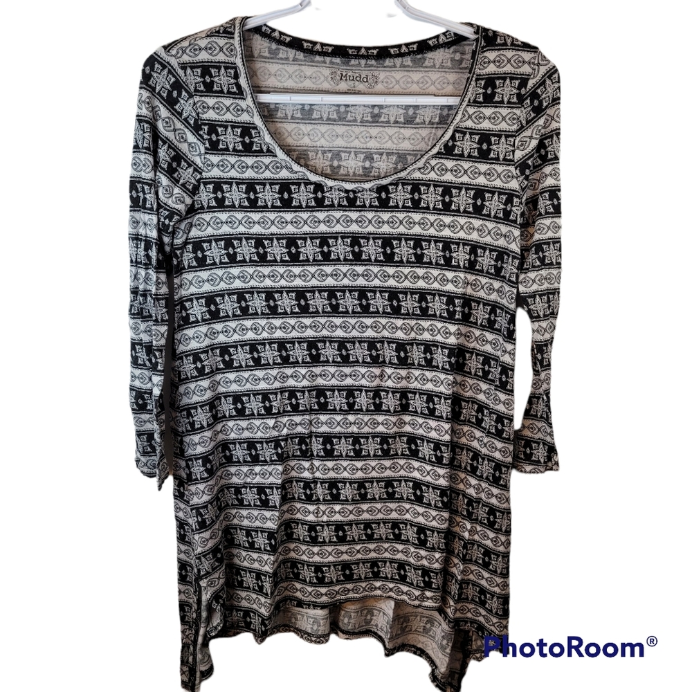 Womens Mudd 3/4 Sleeve Rayon Blend Geometric Shirt Top Size Small High Low Hem